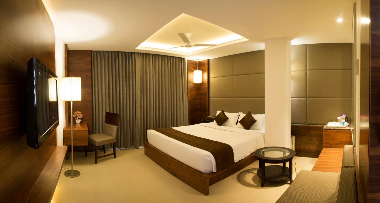 Hotel Urvashi Residency Madrás Exterior foto